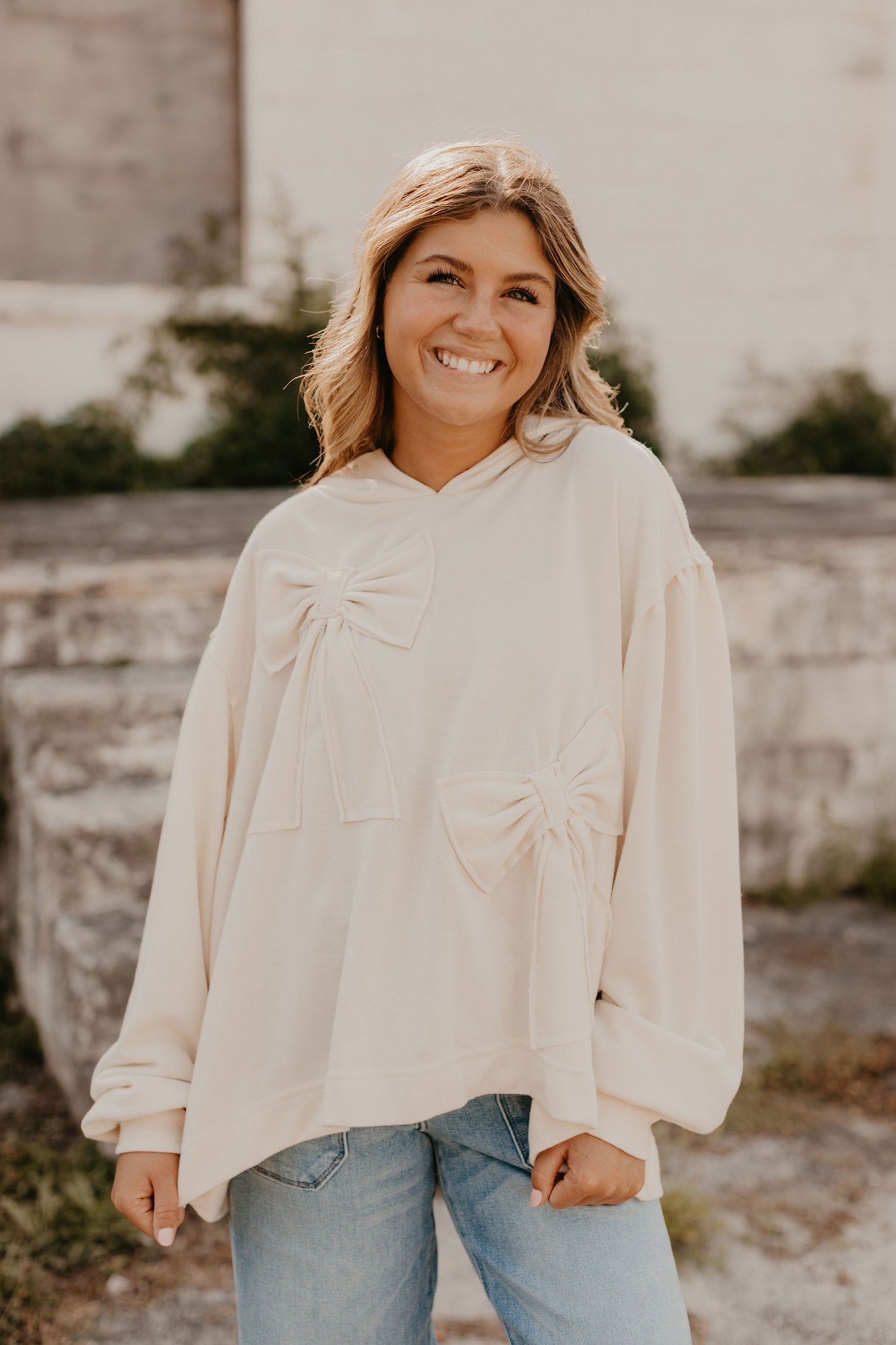 BELLA BOW HOODED PULLOVER
