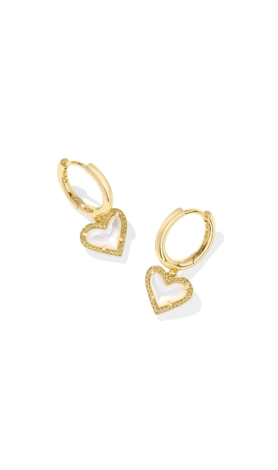 KENDRA SCOTT ARI HEART HUGGIE EARRINGS