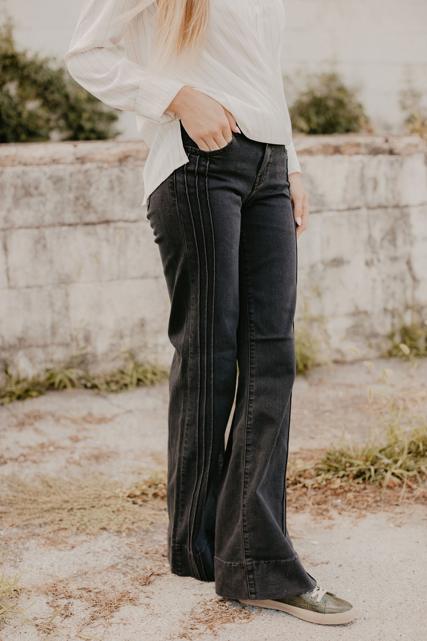 HAPPI PINTUCK FLARE JEANS