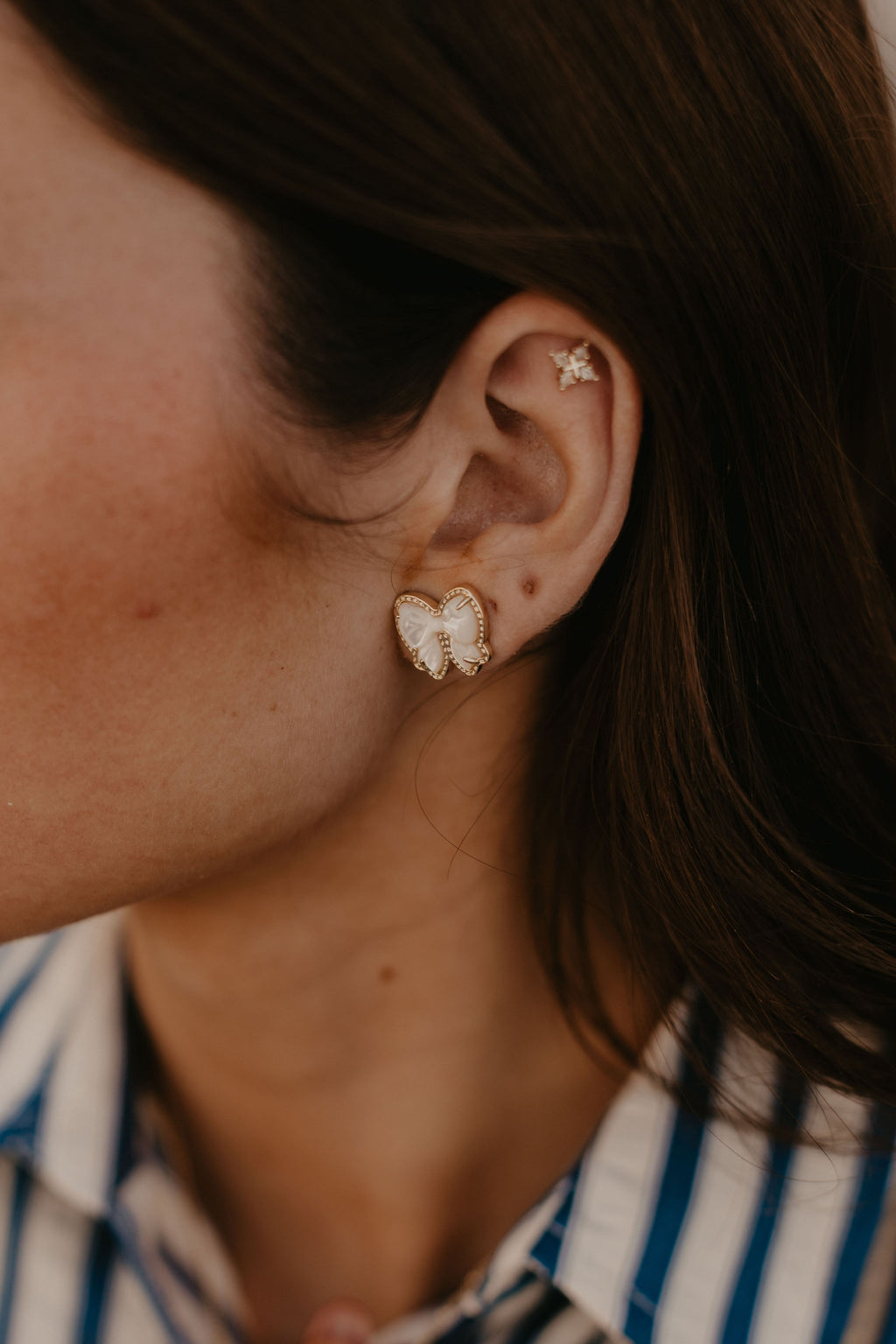 KENDRA SCOTT HALEY BOW STUD EARRINGS