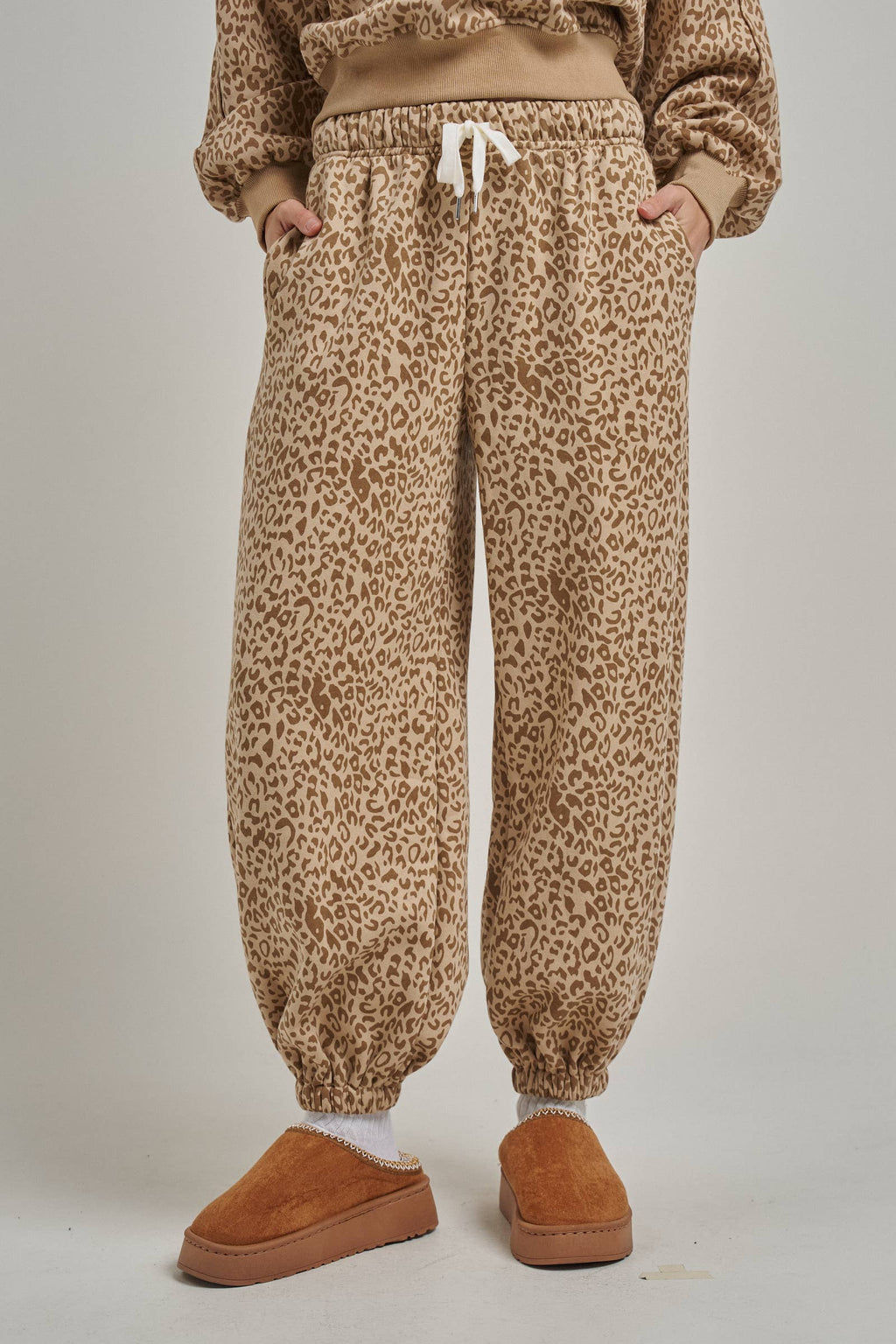 SAMANTHA LEOPARD SWEATPANTS