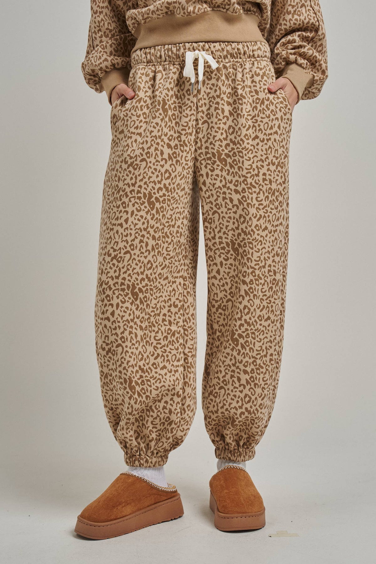 SAMANTHA LEOPARD SWEATPANTS