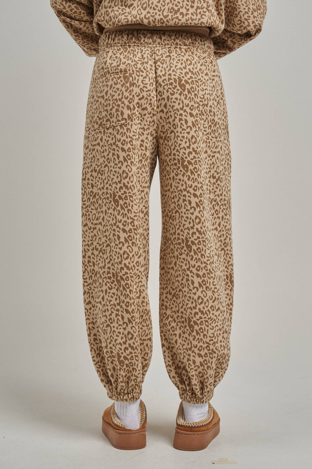 SAMANTHA LEOPARD SWEATPANTS