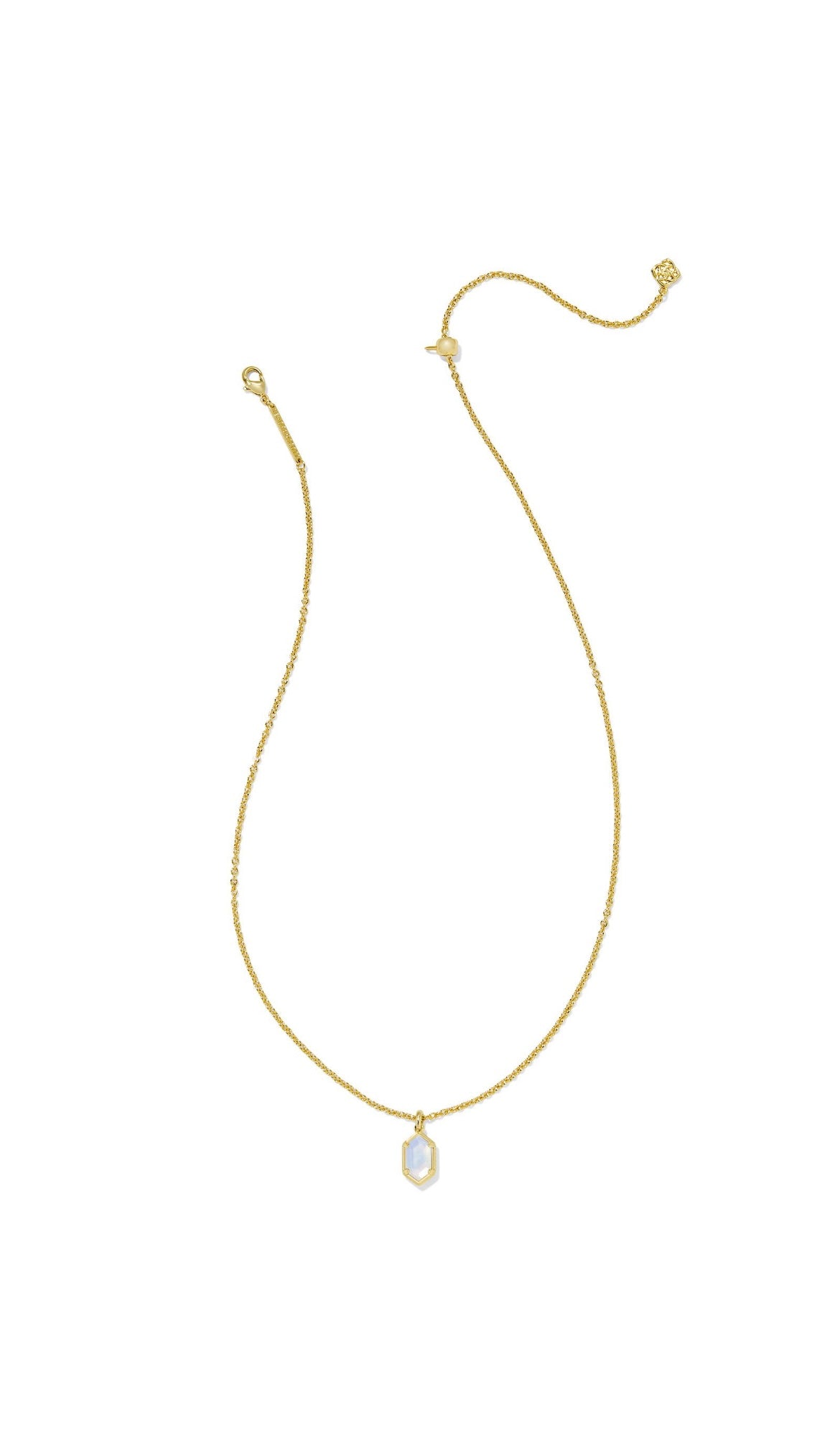 KENDRA SCOTT HALLIE SHORT PENDANT NECKLACE