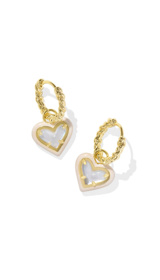 KENDRA SCOTT ARI HEART ENAMEL HUGGIE EARRINGS