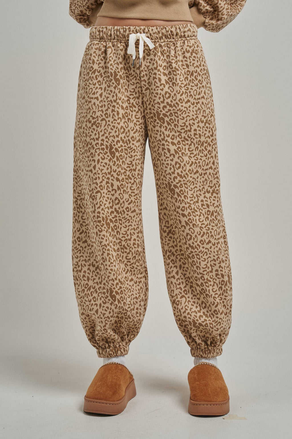 SAMANTHA LEOPARD SWEATPANTS