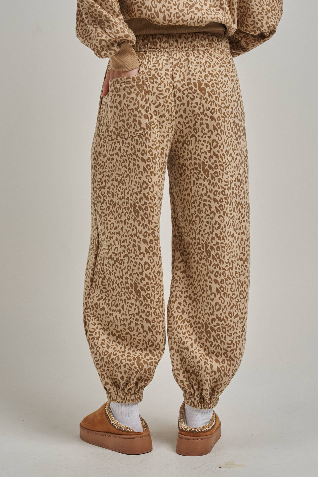 SAMANTHA LEOPARD SWEATPANTS